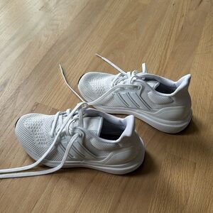 Adidas ubounce DNA kids size 2 1/2 white tennis shoes.